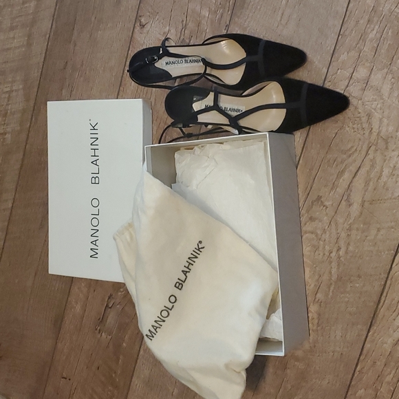 Manolo Blahnik Black Velvet and Grosgrain T-Strap Heals - Picture 1 of 10